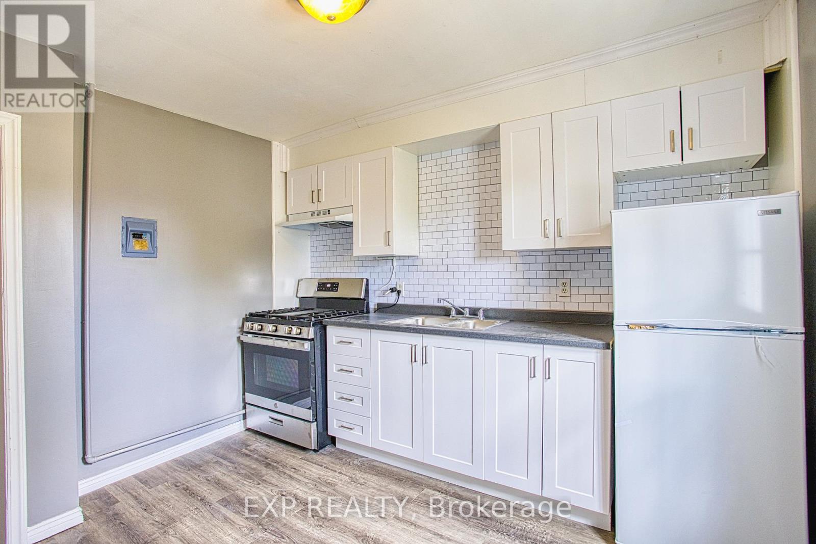Detached at 134 ROSSLYN AVENUE N, Hamilton