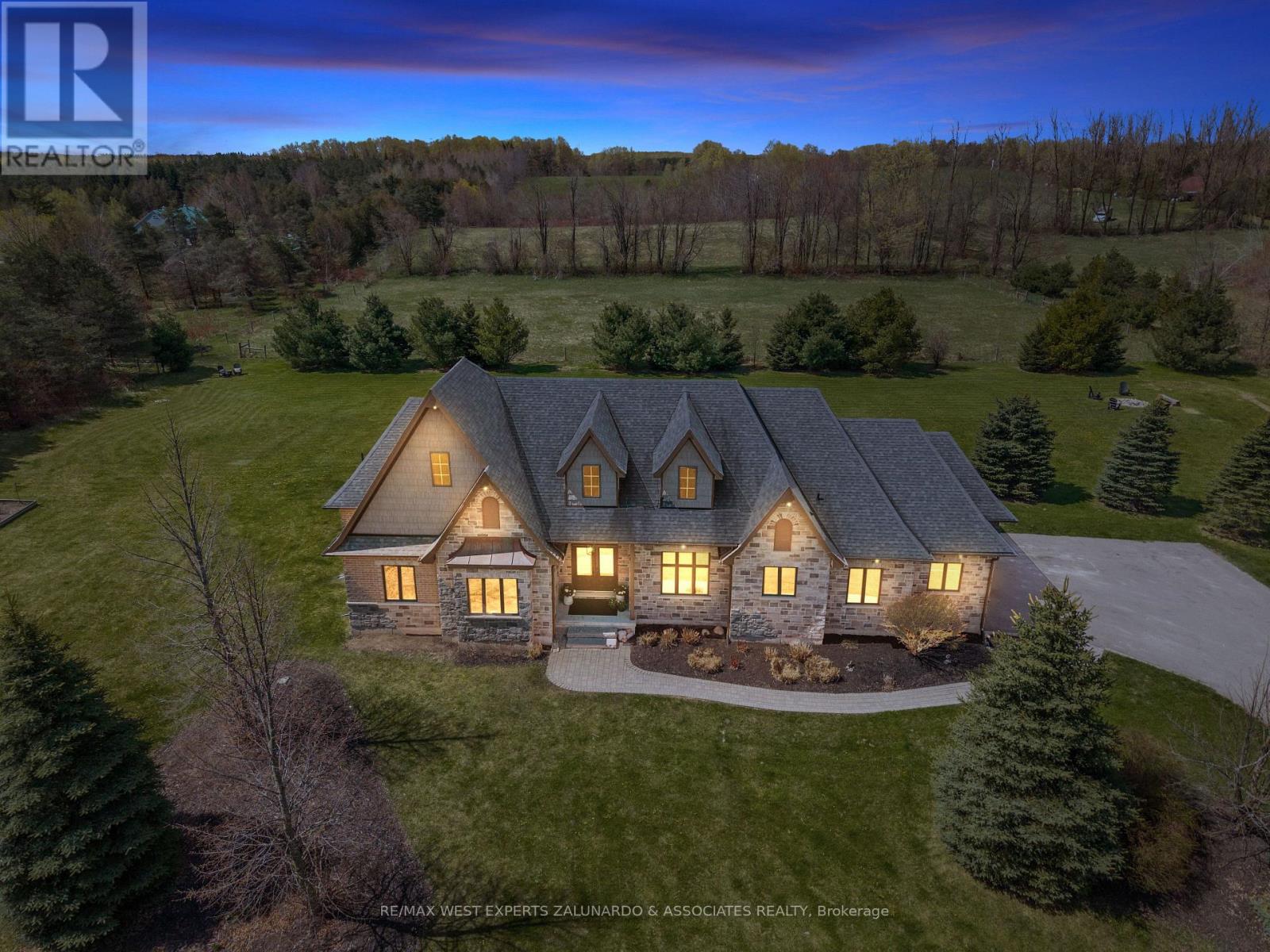 Detached at 5840 TENTH LINE, Erin