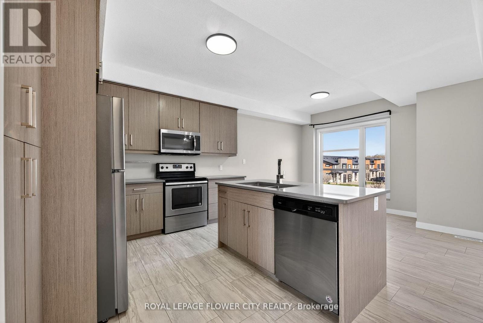 Townhouse at 923 SARNIA ROAD, London