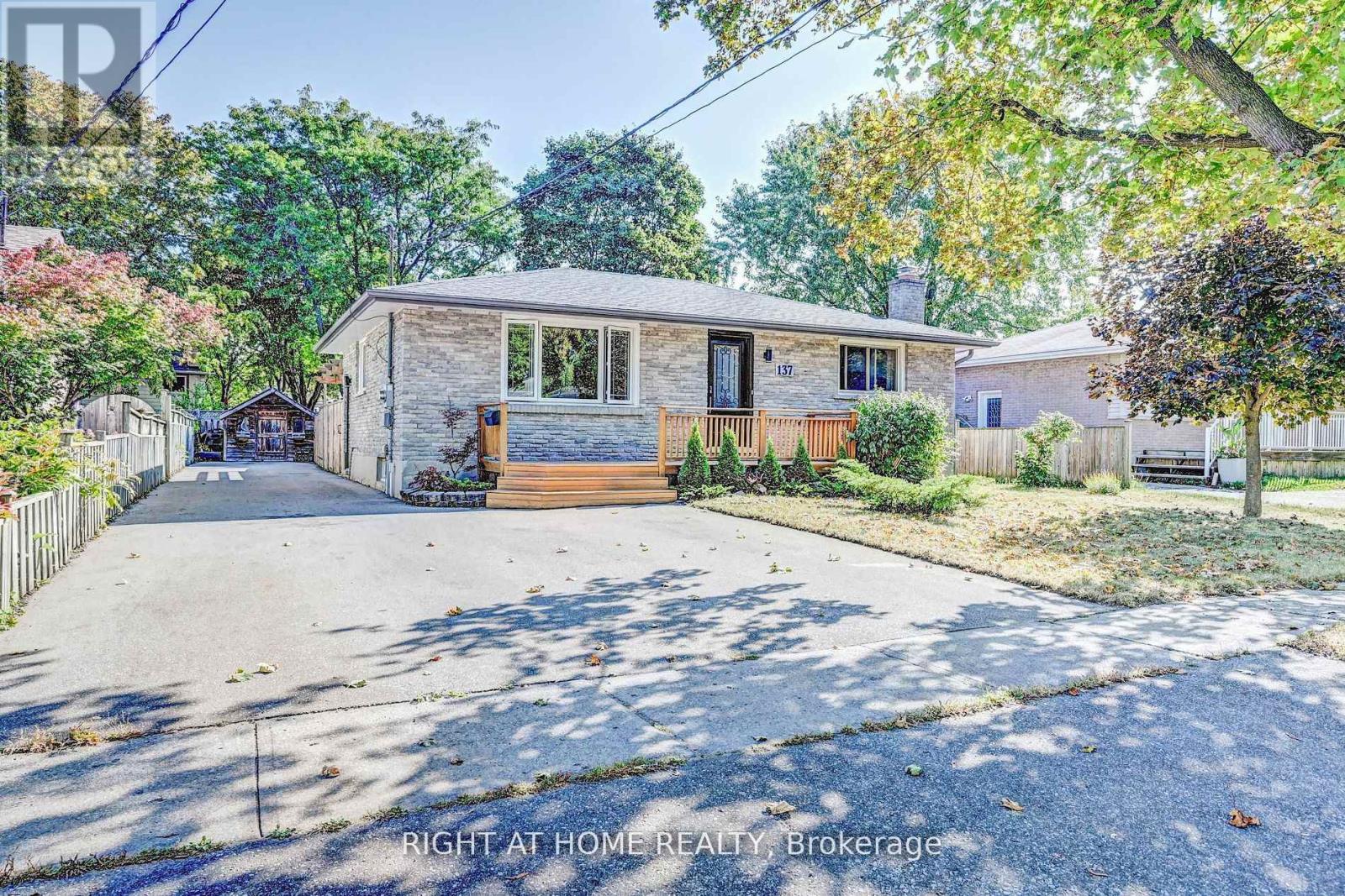 Detached at 137 COUNTRY CLUB DRIVE, Guelph (Victoria North)