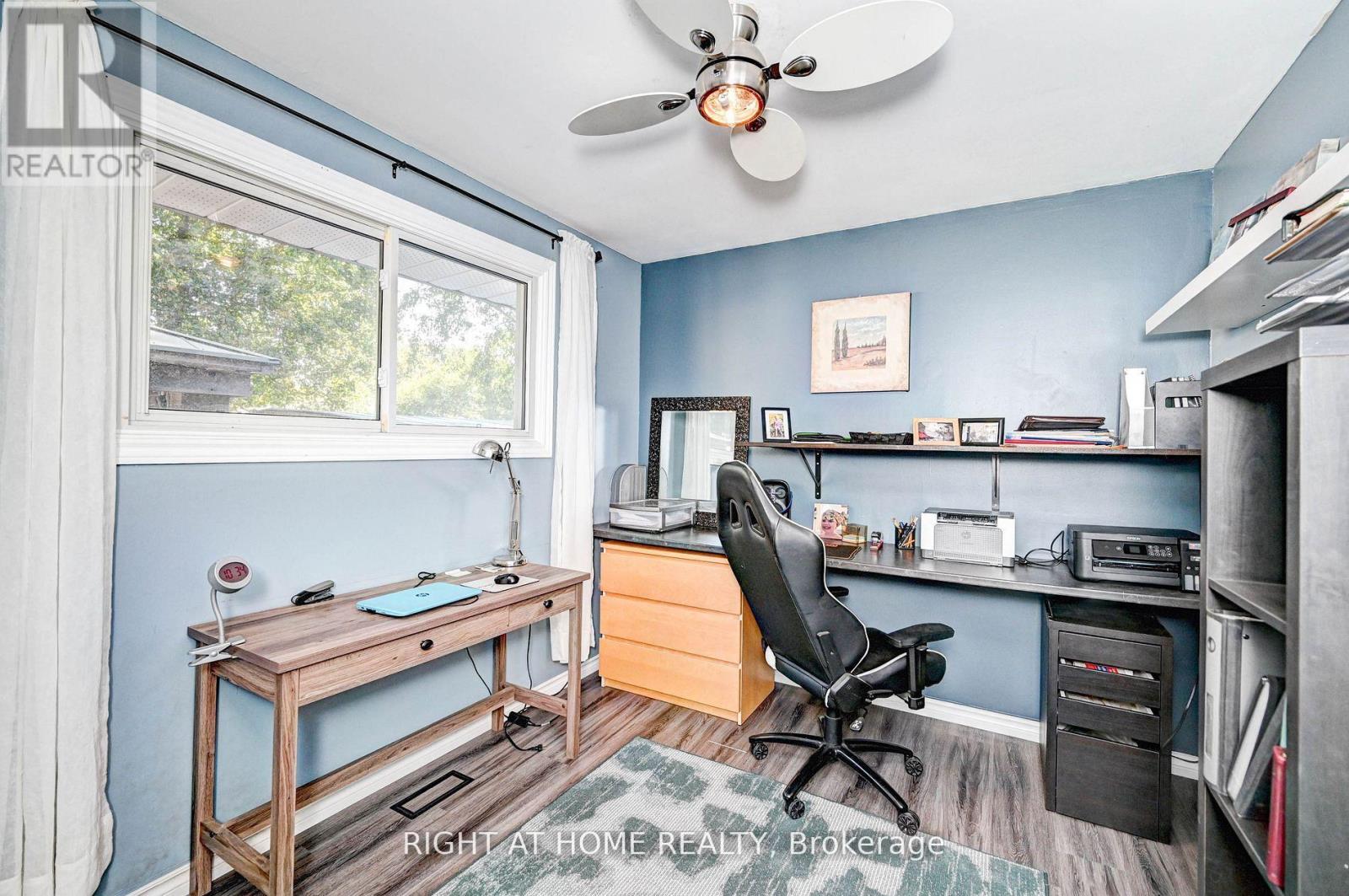 Detached at 137 COUNTRY CLUB DRIVE, Guelph