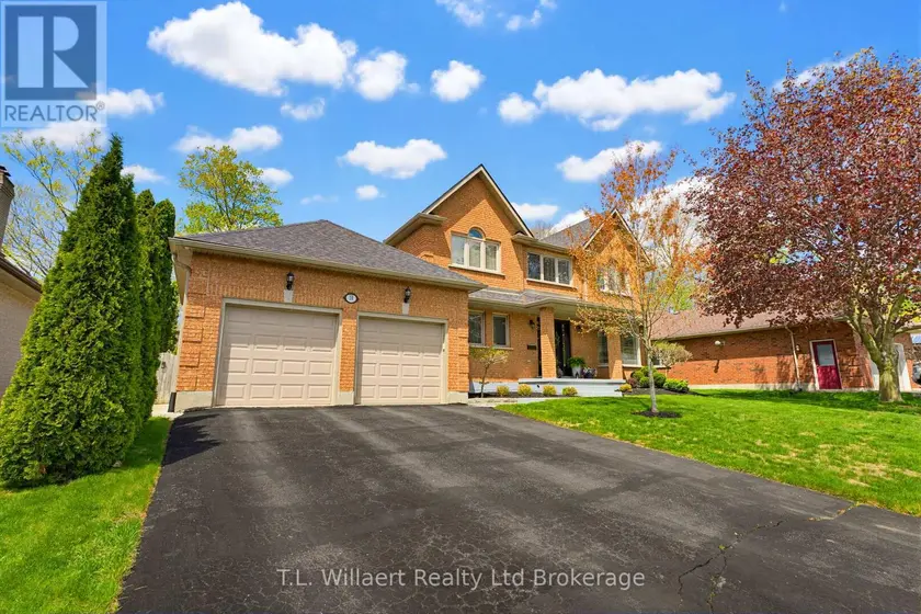Detached at 10 WOODSIDE DRIVE, Tillsonburg