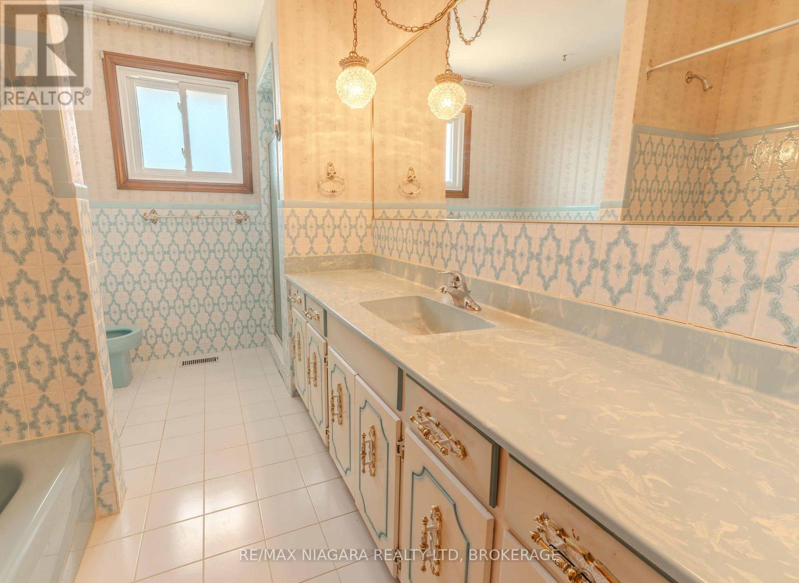 Detached at 28 TANERA CRESCENT, St. Catharines
