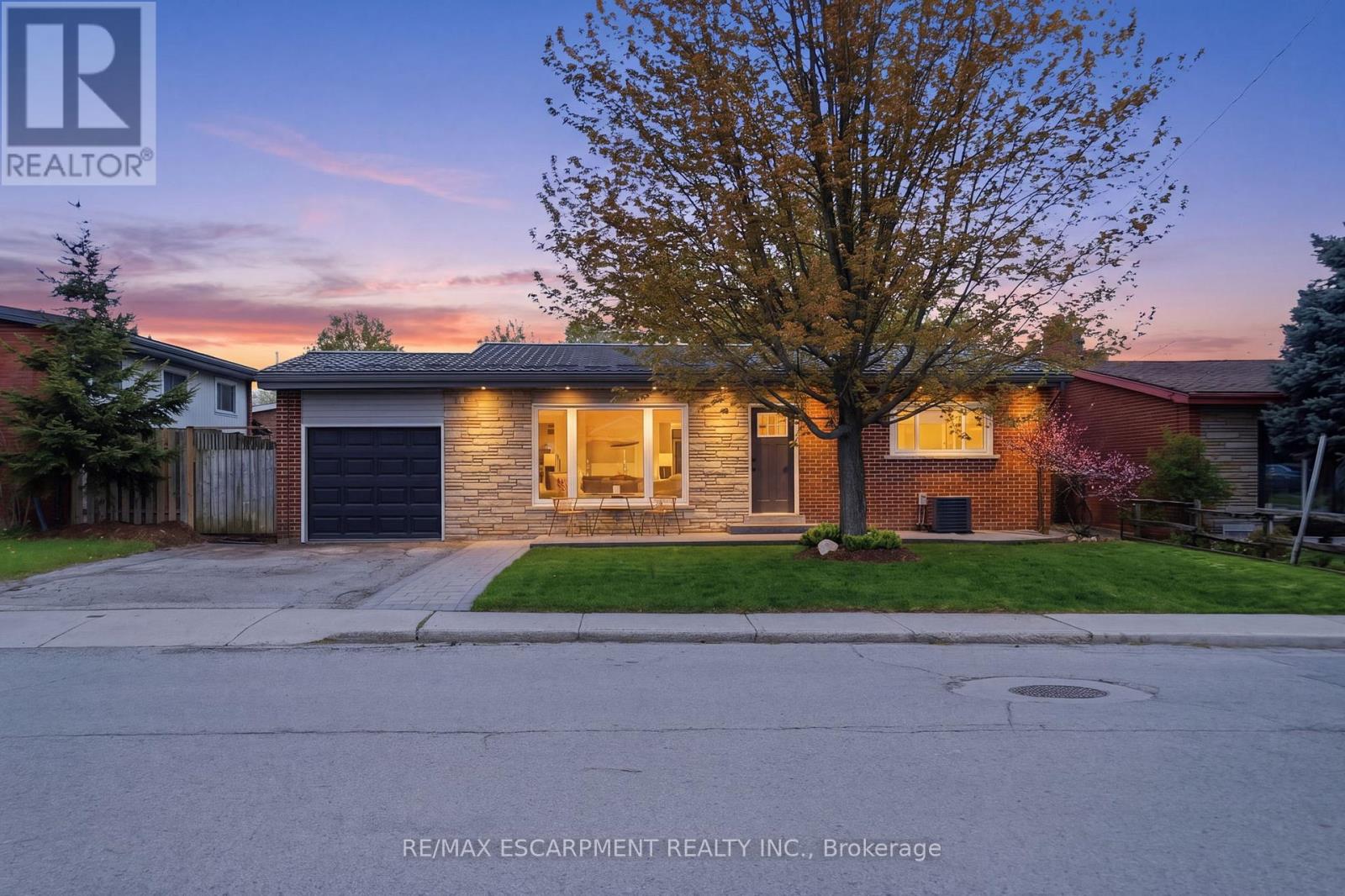 Detached at 114 LUSCOMBE STREET, Hamilton (Greeningdon)