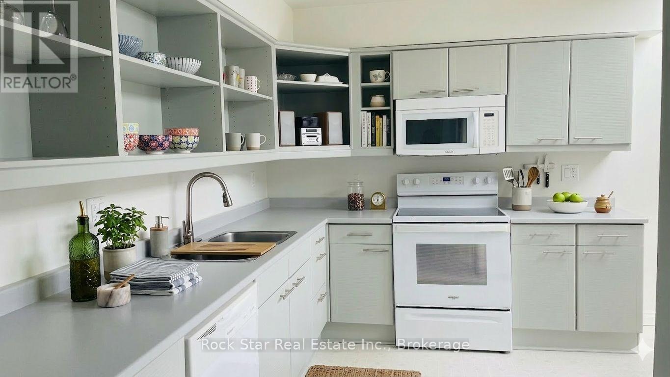 Townhouse at 47 - 1 PLACE D'ARMES PLACE, Kingston