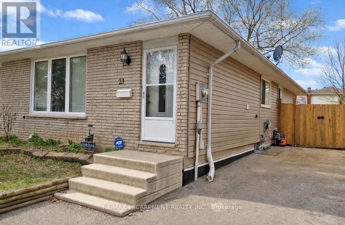 Semi-Detached/Link at LOWER - 23 IVANHOE ROAD, Brantford