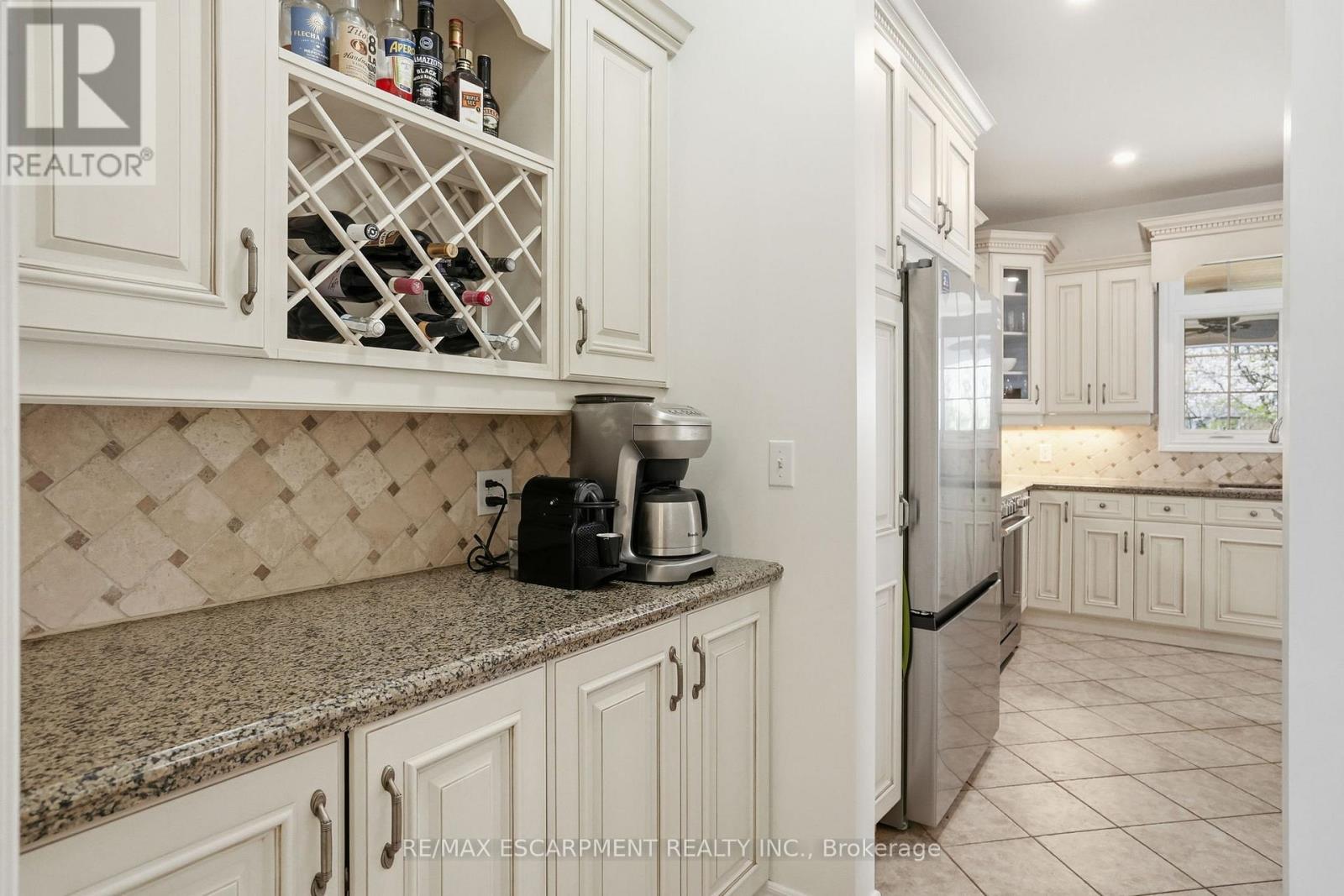 Detached at 20 COMMANDO COURT, Hamilton