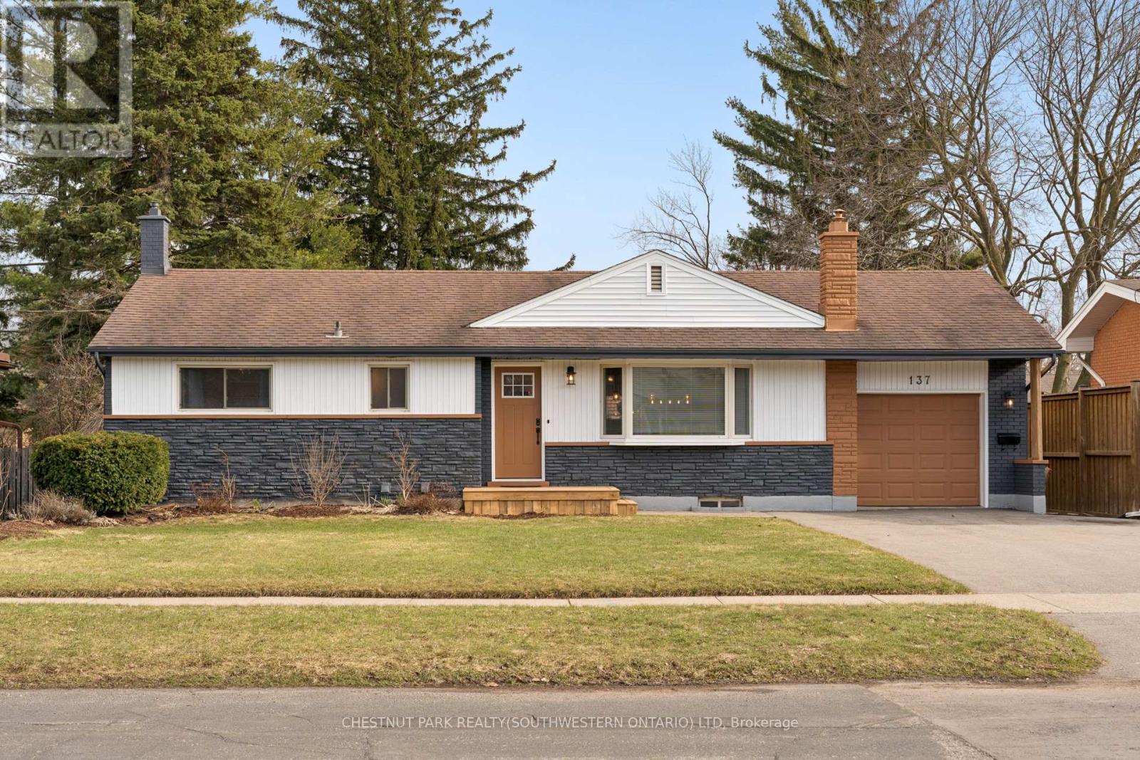 Detached at 137 DONALD STREET, Kitchener