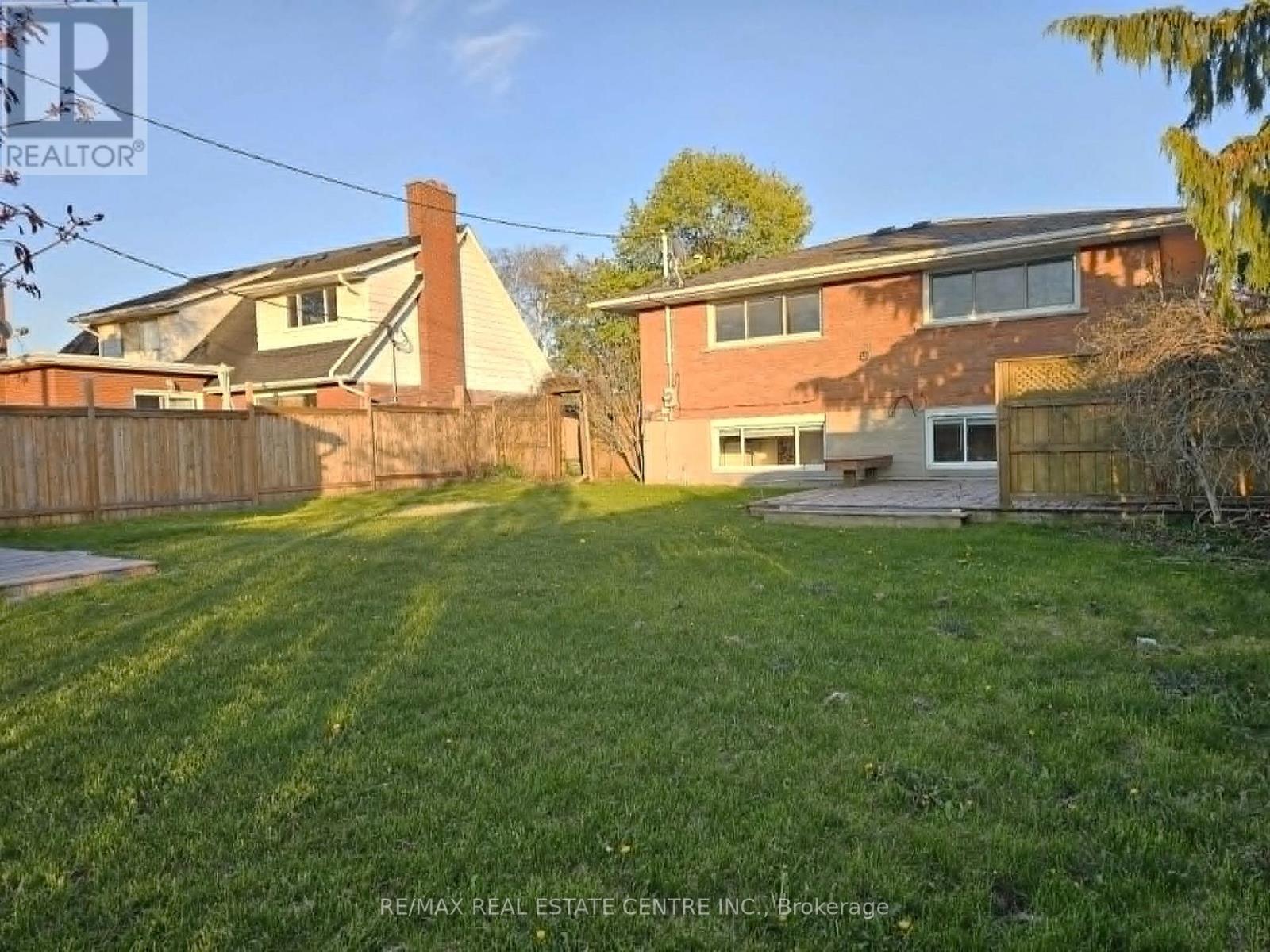 Detached at MAIN - 834 WESTMINSTER DRIVE S, Cambridge