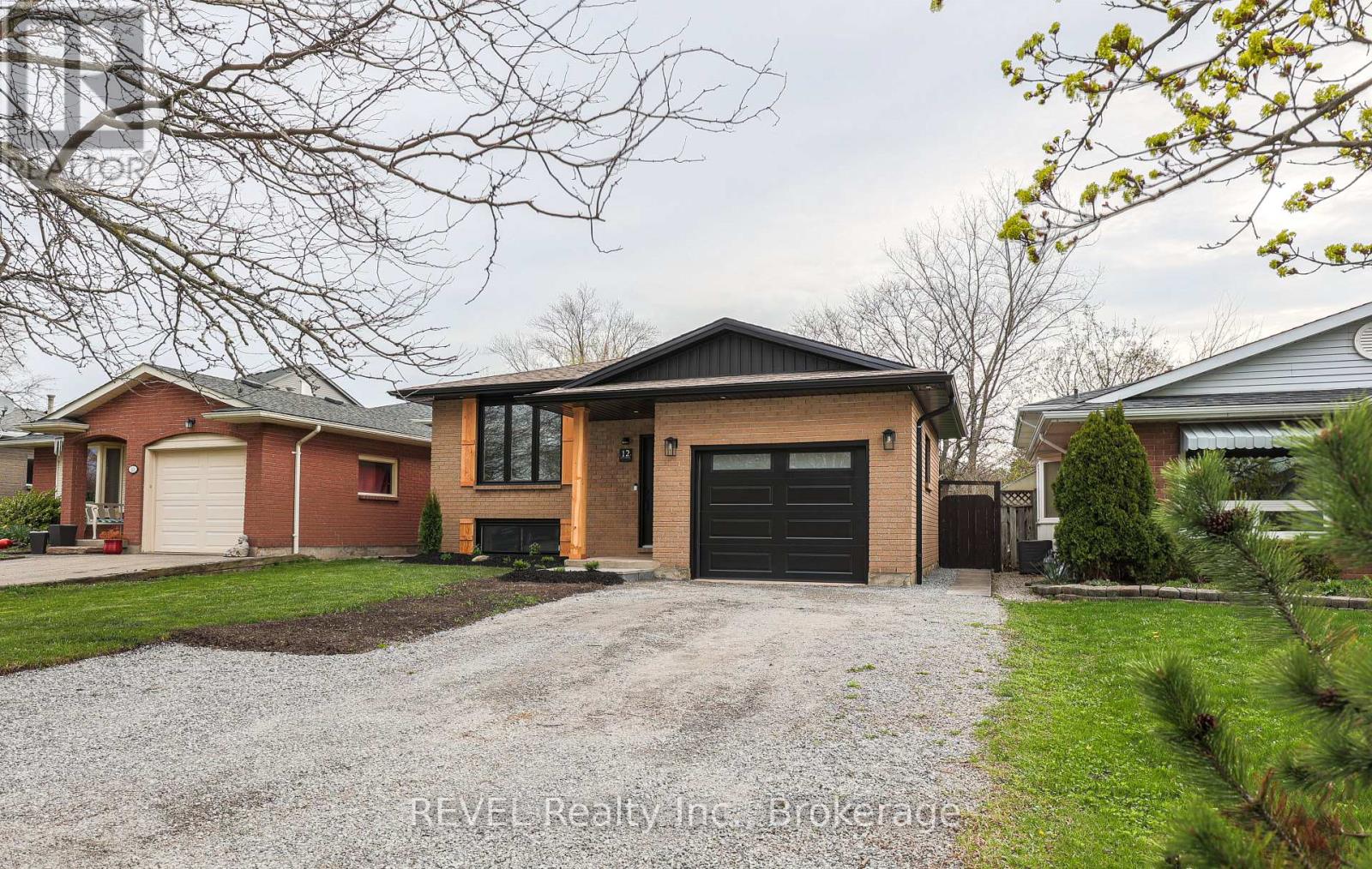 Detached at 12 ANDREA DRIVE, St. Catharines (Rykert/Vansickle)