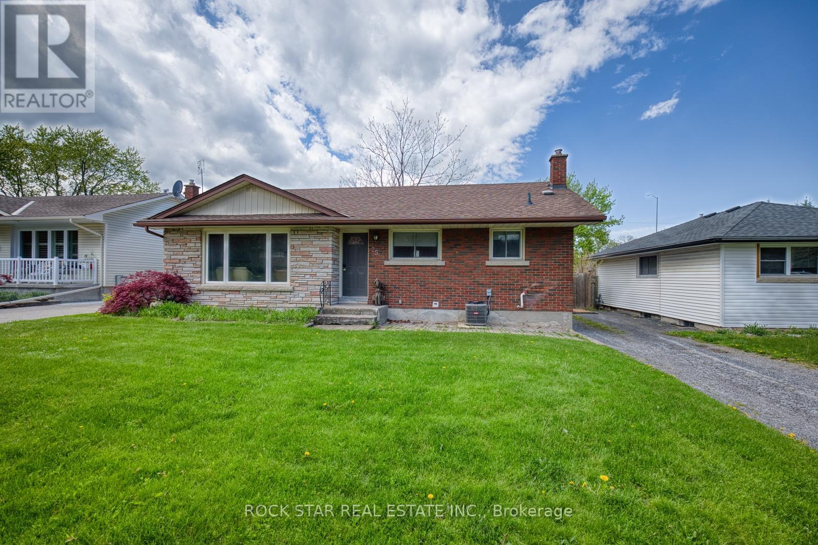 Detached at 25 WARKDALE DRIVE, St. Catharines (Burleigh Hill)