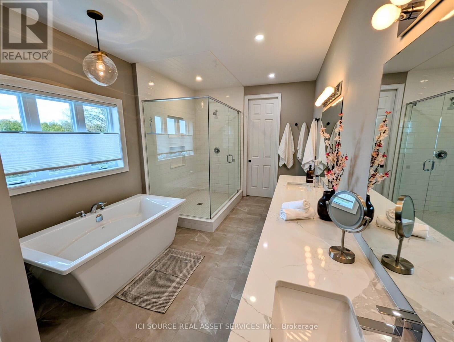Detached at 183 AMBROUS CRESCENT, Guelph