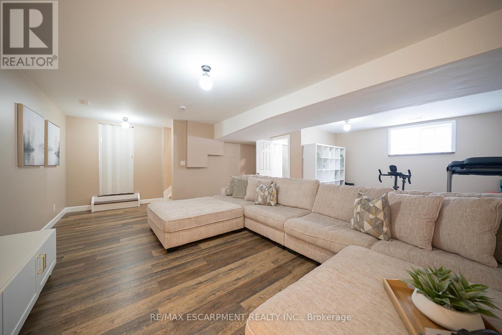 Detached at 48 LINCOLN AVENUE, Brantford