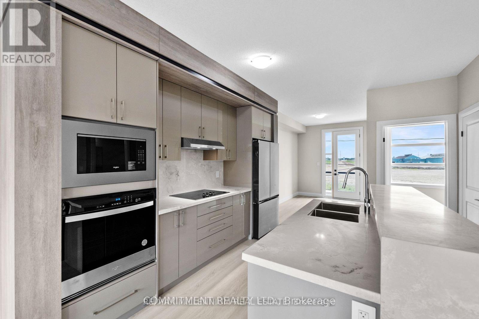 Townhouse at 21 WARREN TRAIL, Welland