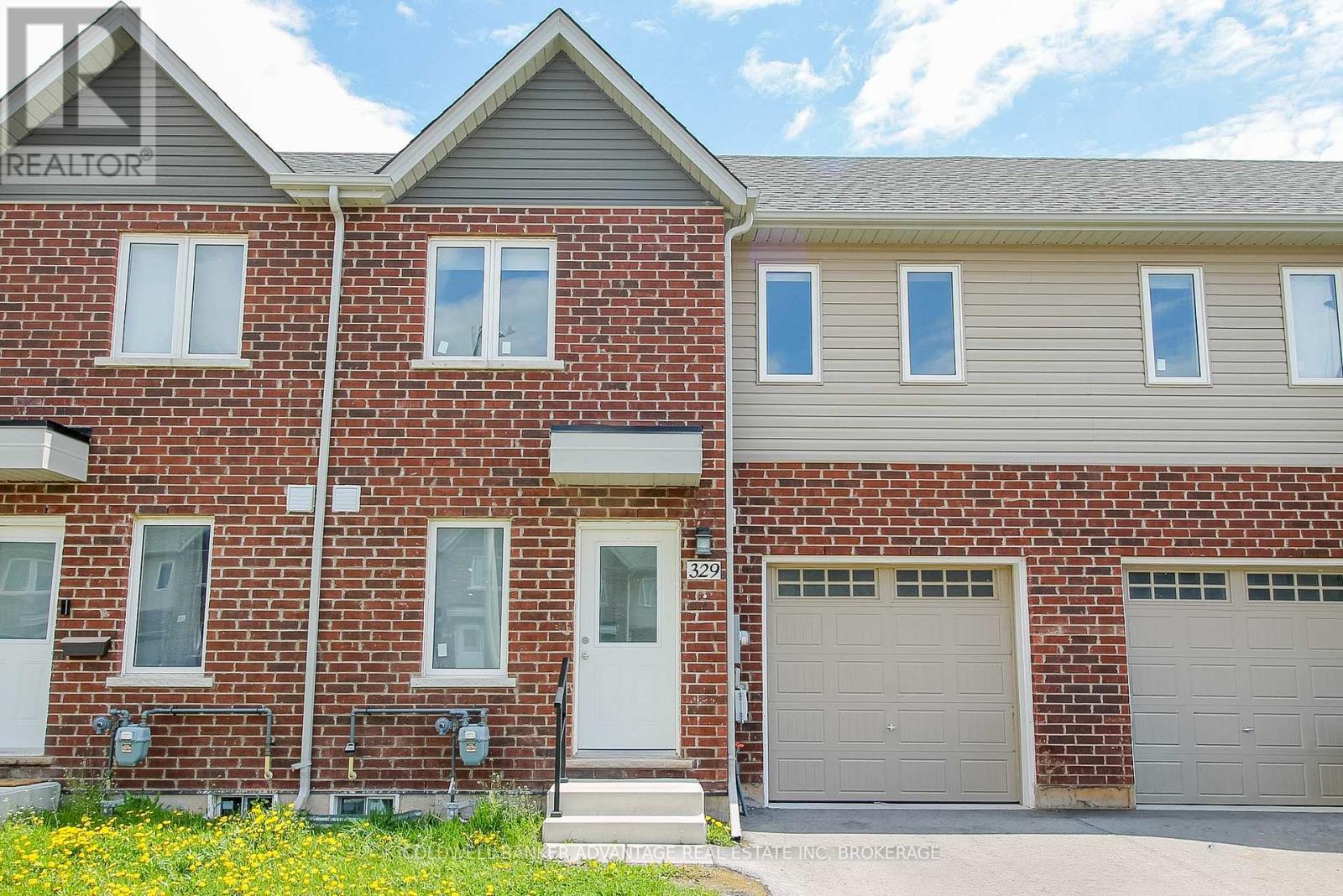 Townhouse at 329 CHAFFEY STREET, Welland (Lincoln/Crowland)