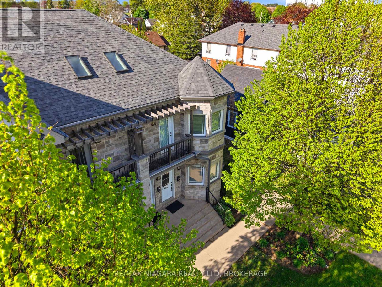 Townhouse at 106 - 6045 DUNN STREET, Niagara Falls