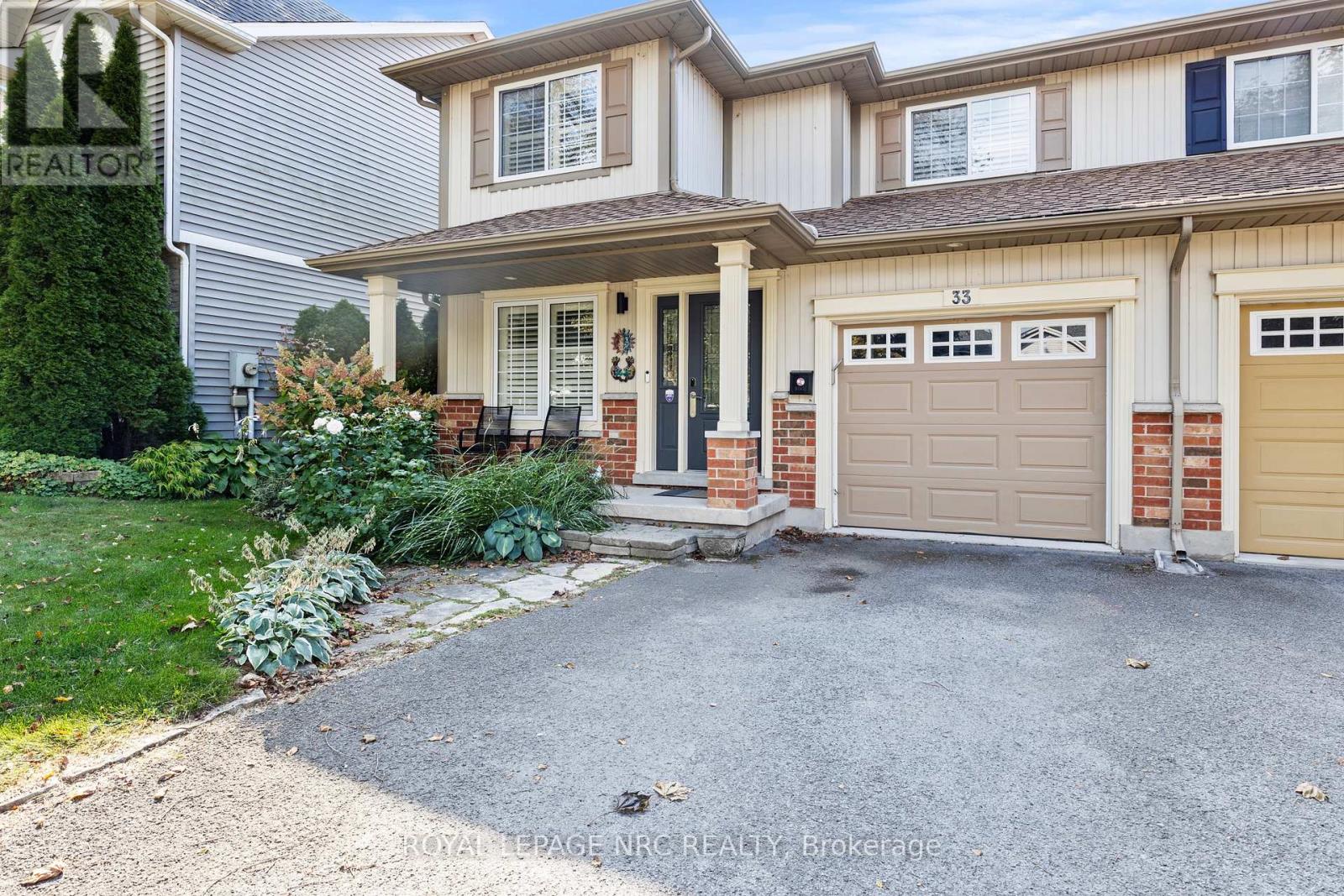Semi-Detached/Link at 33 BROADWAY AVENUE, St. Catharines (Port Weller)