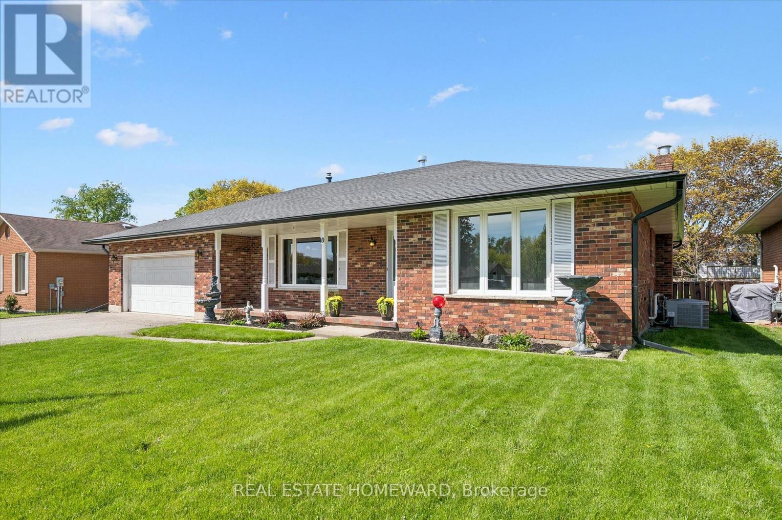 Detached at 10 ALEXANDER AVENUE, Tillsonburg