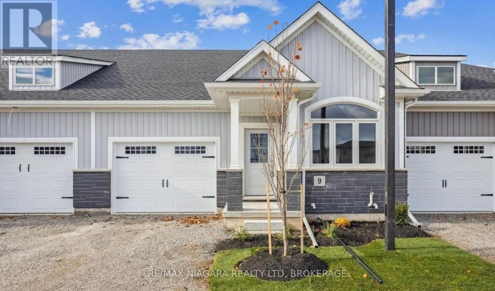 Townhouse at 9 WILEY TRAIL, Welland (Hwy 406/Welland)