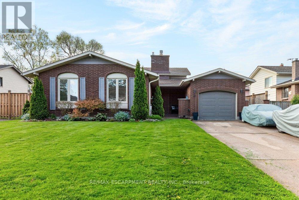 Detached at 33 VIA DELL MONTE STREET, St. Catharines (Burleigh Hill)