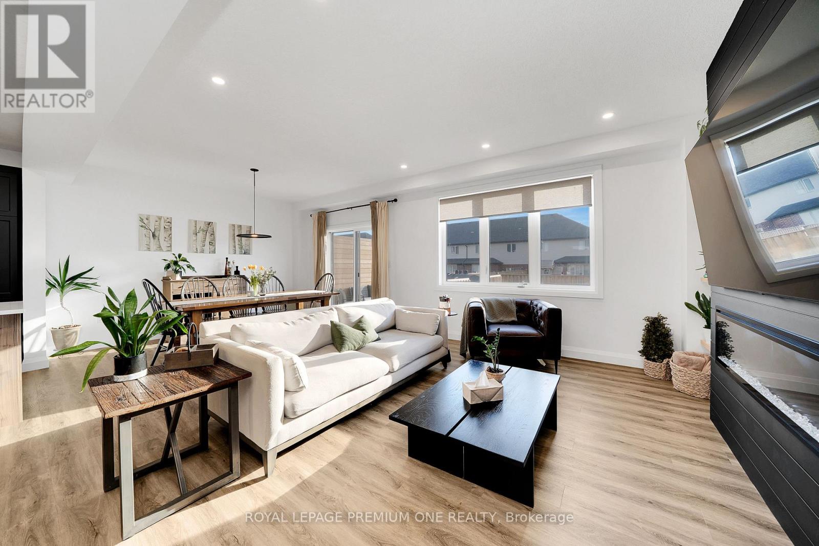 Townhouse at 207 SCHMIDT DRIVE, Wellington North (Arthur)