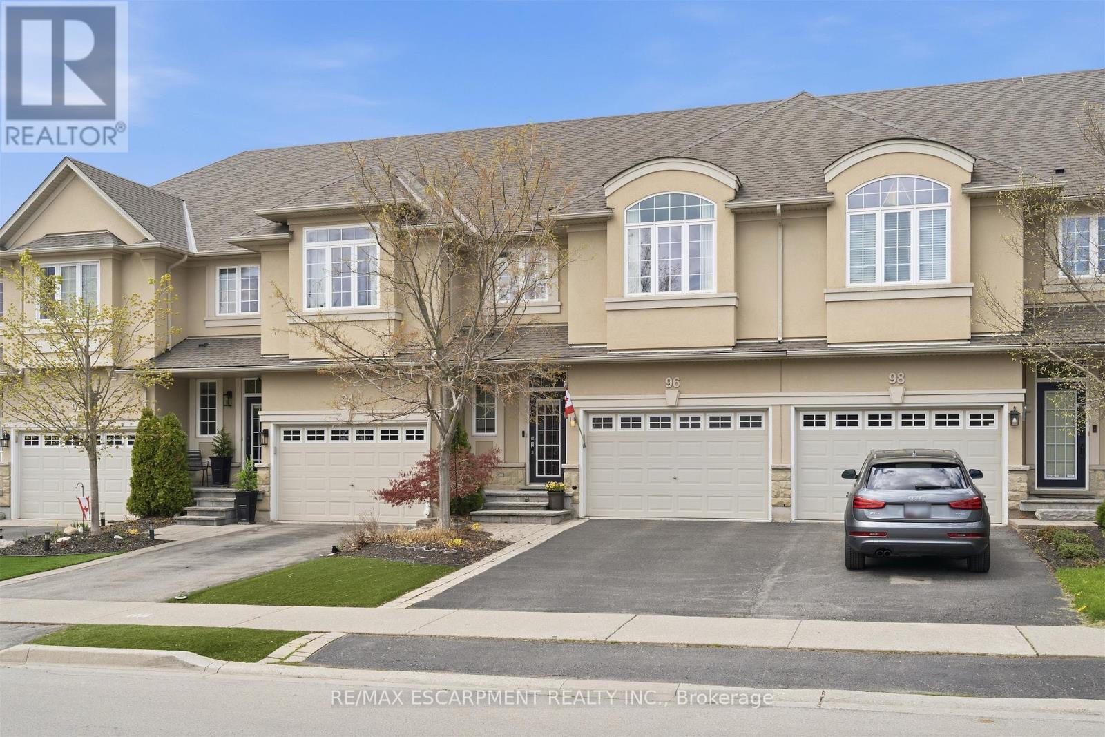 Townhouse at 96 NEWCOMBE ROAD, Hamilton (Dundas)