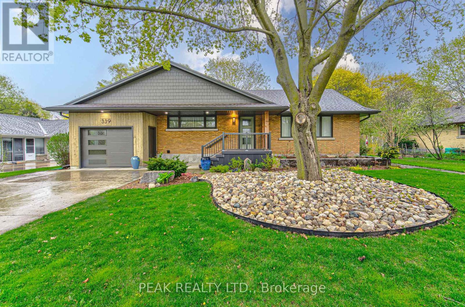 Detached at 339 GRANDVIEW AVENUE, Wilmot
