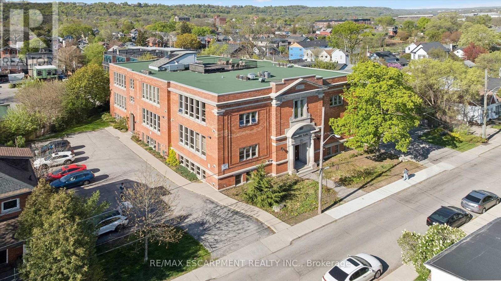 Apartment at 36 - 357 HUNTER STREET W, Hamilton (Kirkendall)