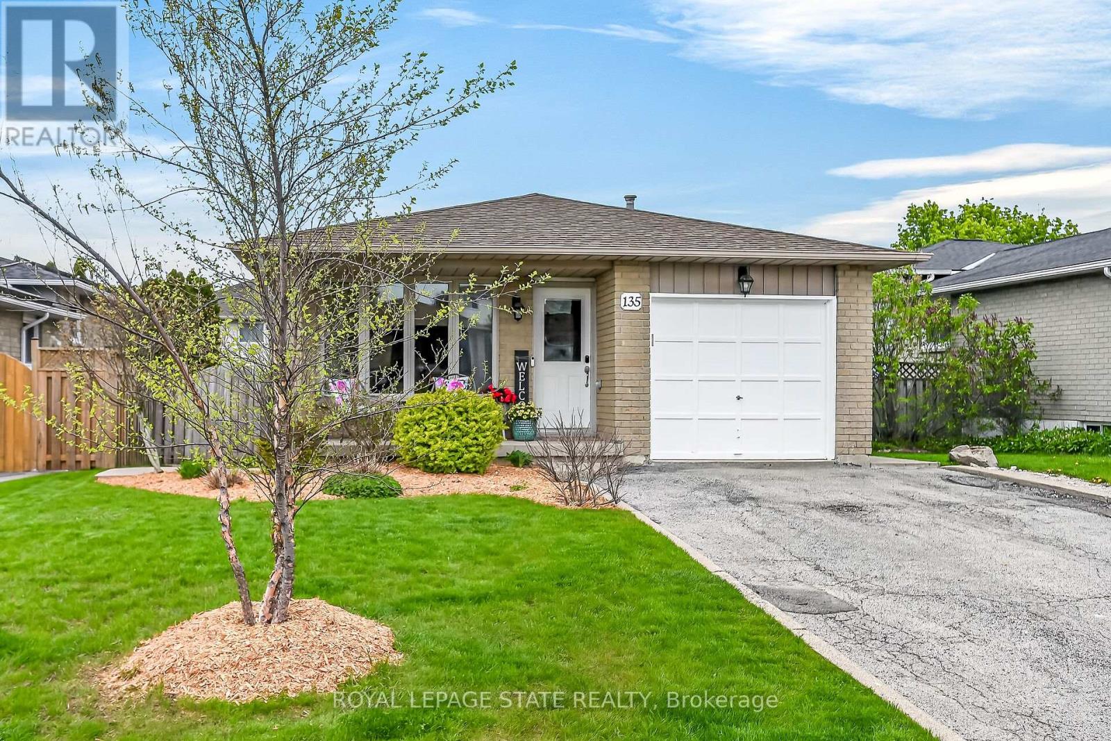 Detached at 135 INDEPENDENCE DRIVE, Hamilton (Templemead)