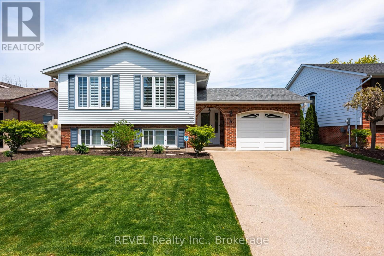 Detached at 9 AMBERWOOD COURT, St. Catharines (Lakeport)