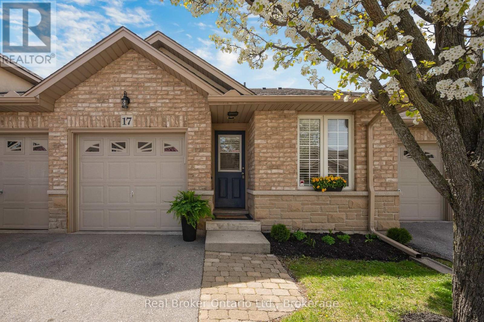 Townhouse at 17 - 751 RYMAL ROAD W, Hamilton (Carpenter)