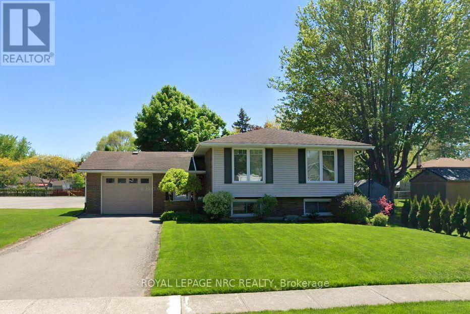 Detached at 520 CLARENCE STREET, Port Colborne (Sugarloaf)