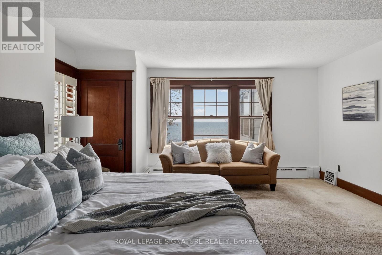 Detached at 2579 FIRELANE 3, Port Colborne