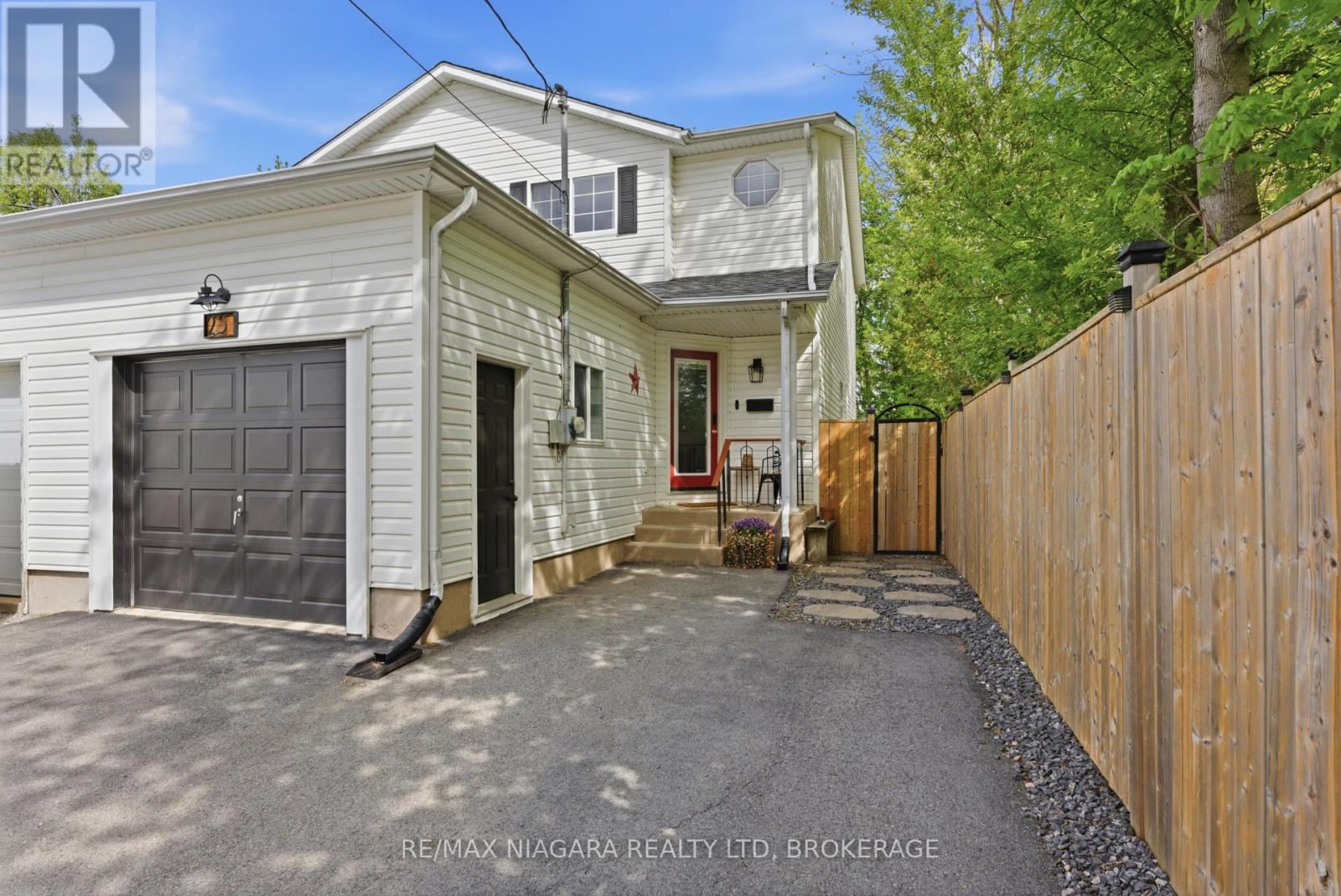 Semi-Detached/Link at 25 BEVERLY STREET, St. Catharines (Oakdale)