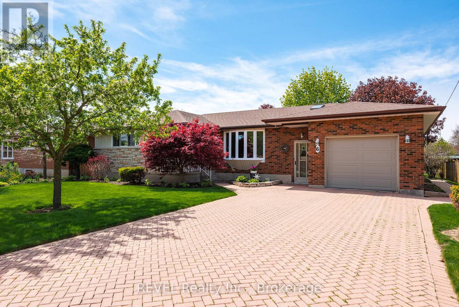 Detached at 6 HARCOVE STREET, St. Catharines (Vine/Linwell)