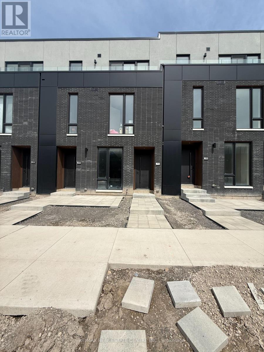 Townhouse at 102 EVERETT COMMON, St. Catharines (Oakdale)