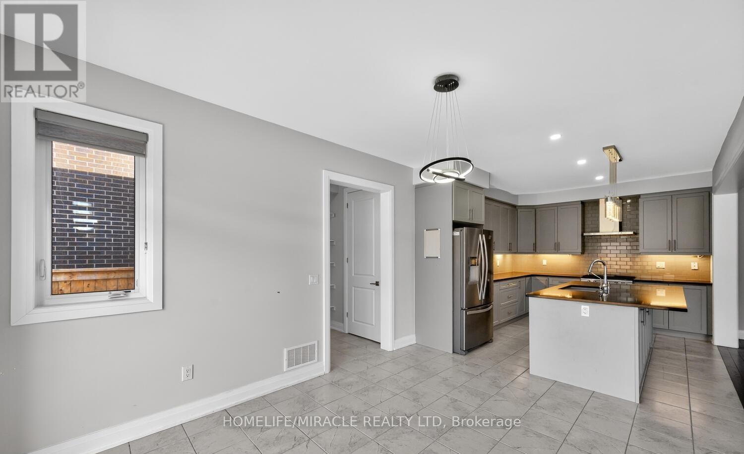 Detached at 1032 EDINBURGH DRIVE, Woodstock