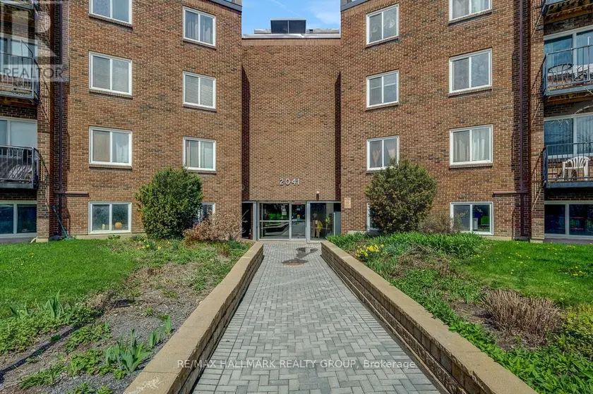 Apartment at 105A - 2041 ARROWSMITH DRIVE, Ottawa