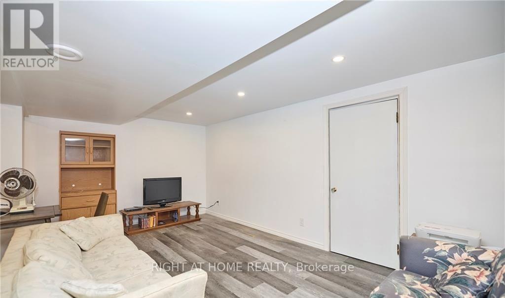 Detached at 6357 DORCHESTER ROAD, Niagara Falls
