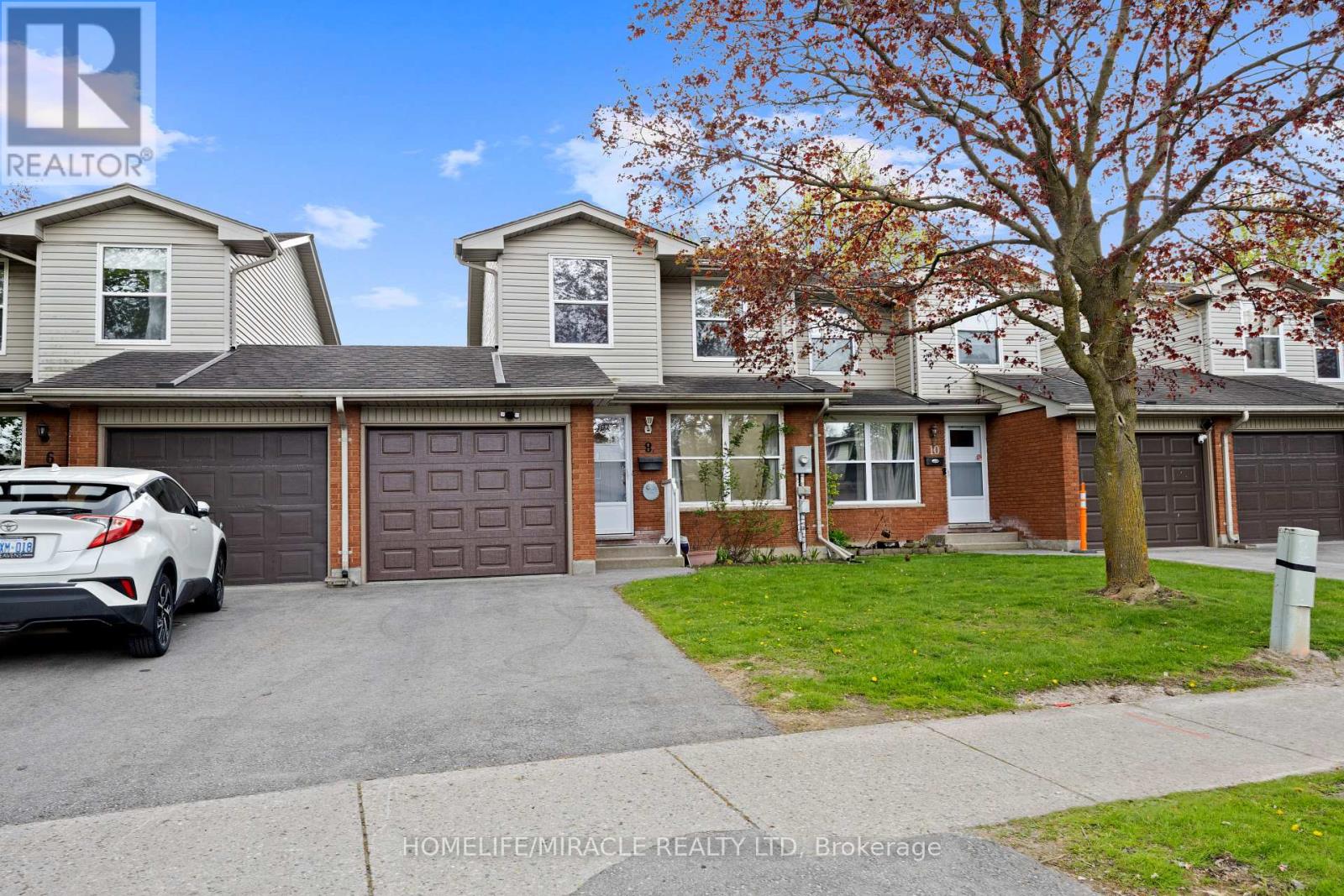 Townhouse at 8 - 1250 JALNA BOULEVARD, London South (South X)