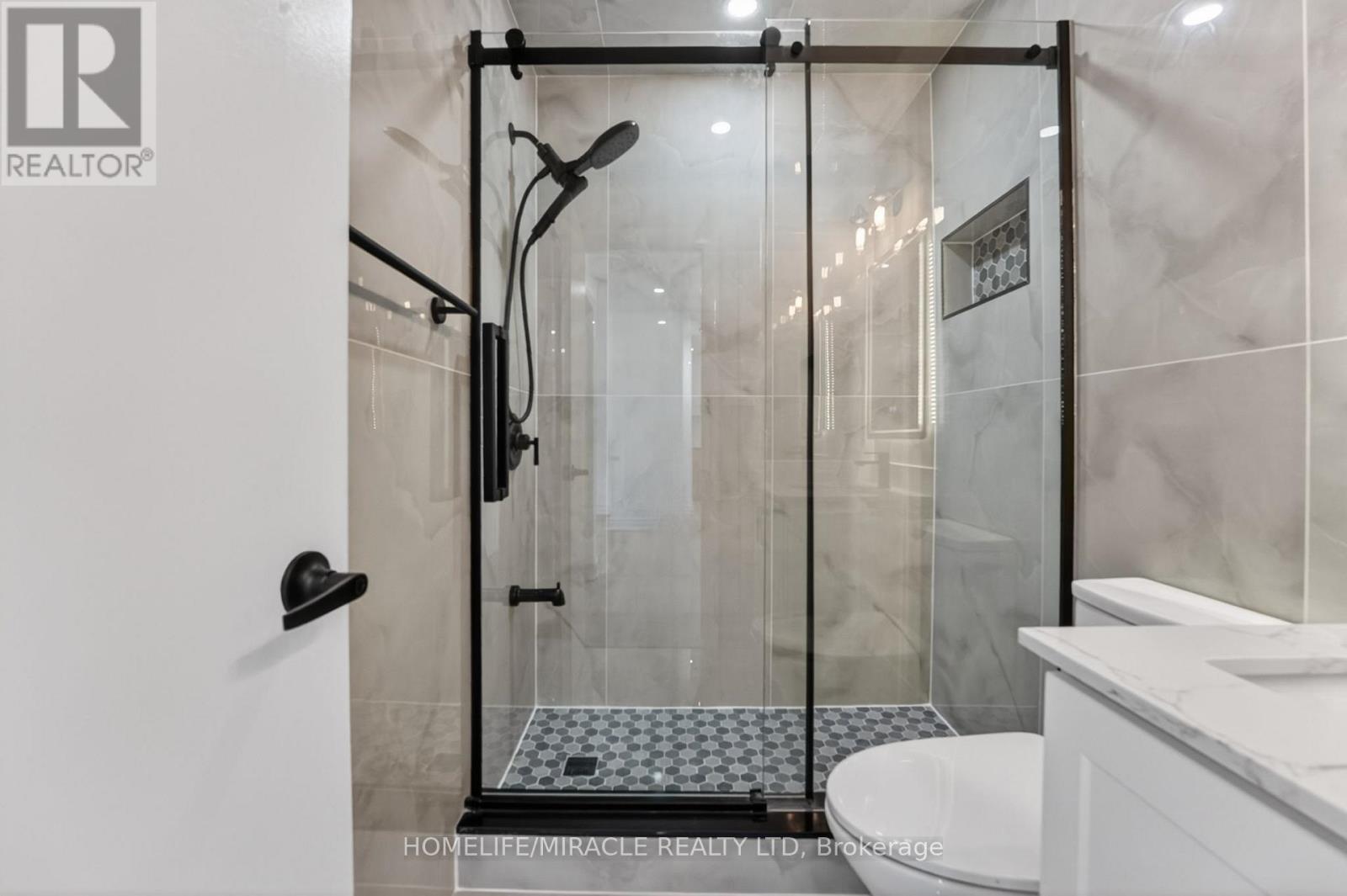 Apartment at 5 - 456 CARLTON STREET, St. Catharines