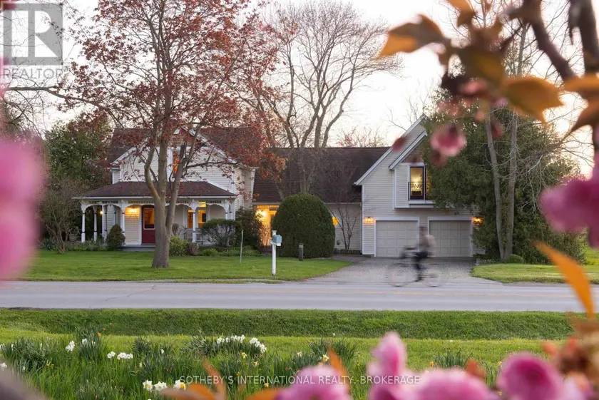 Detached at 15906 NIAGARA PARKWAY, Niagara-on-the-Lake