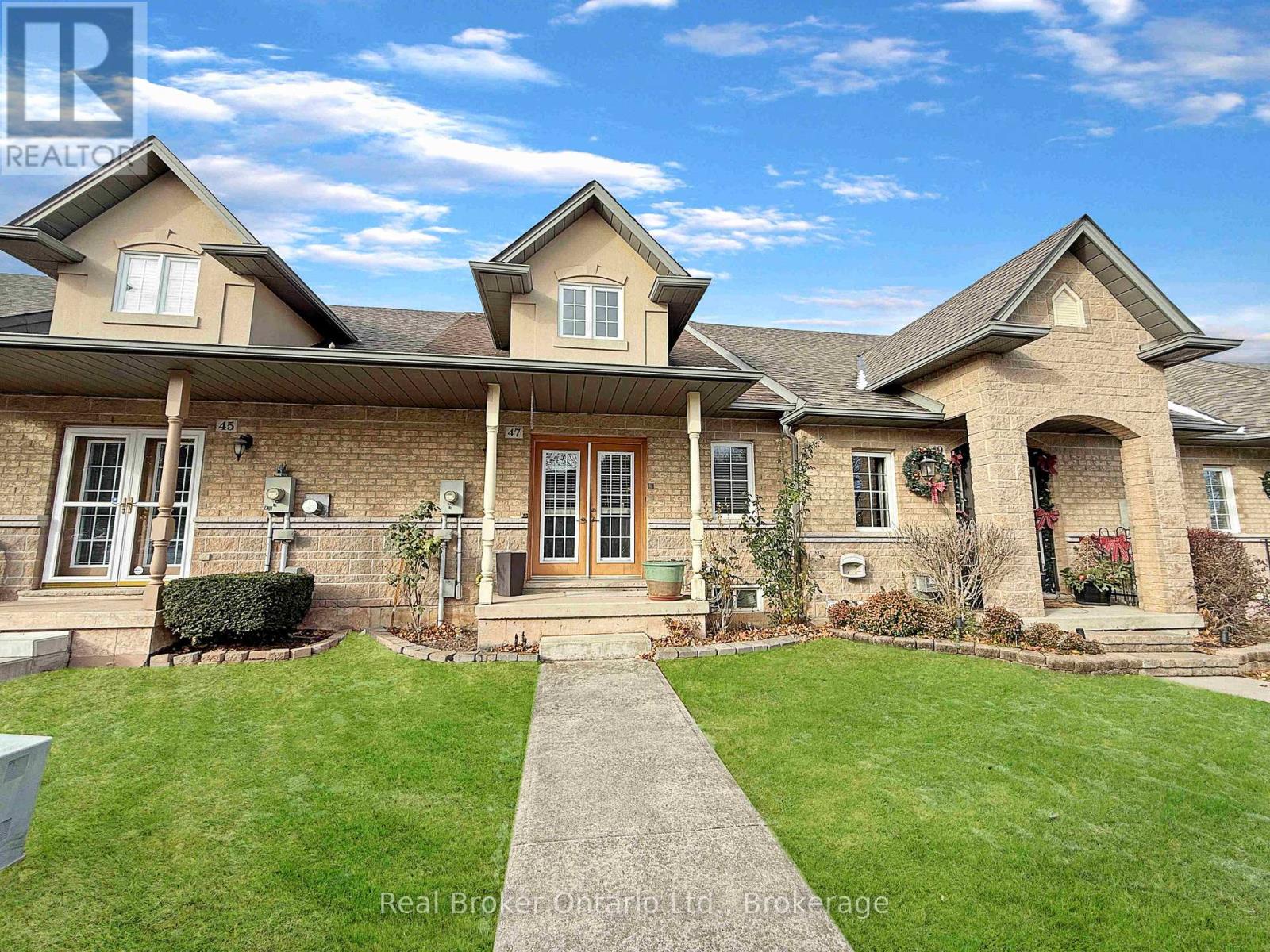 Townhouse at 47 DYNASTY AVENUE, Hamilton (Stoney Creek)