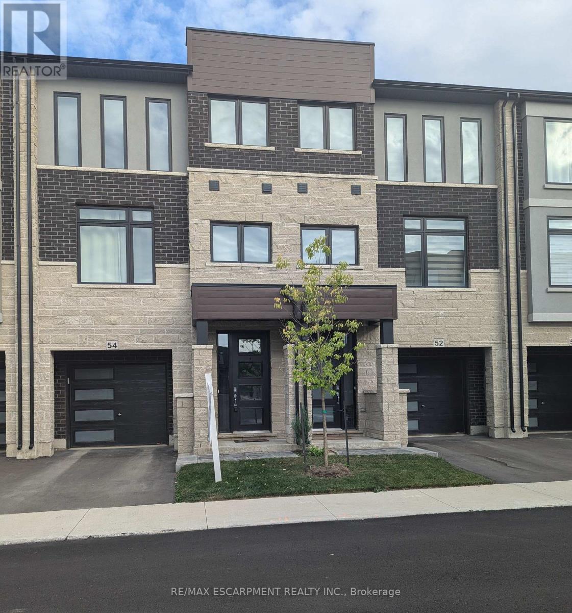 Townhouse at 54 CADWELL LANE, Hamilton (Mountview)