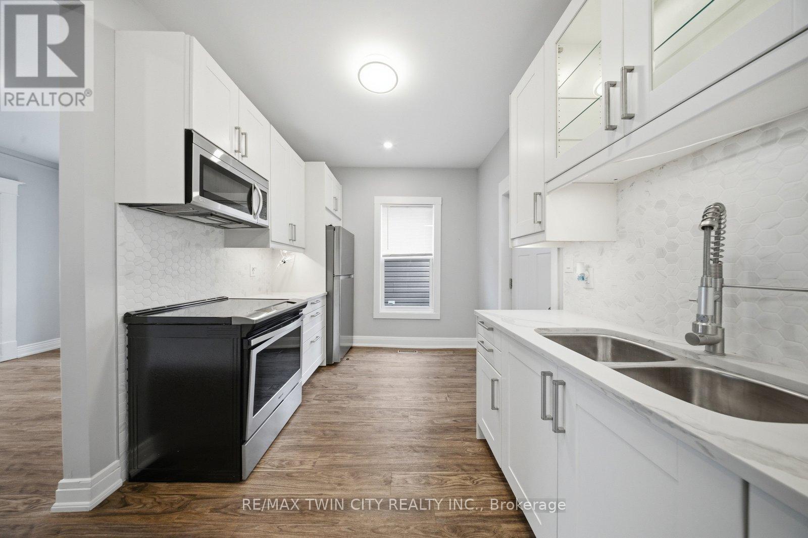 Semi-Detached/Link at 76 GREY STREET N, Brantford