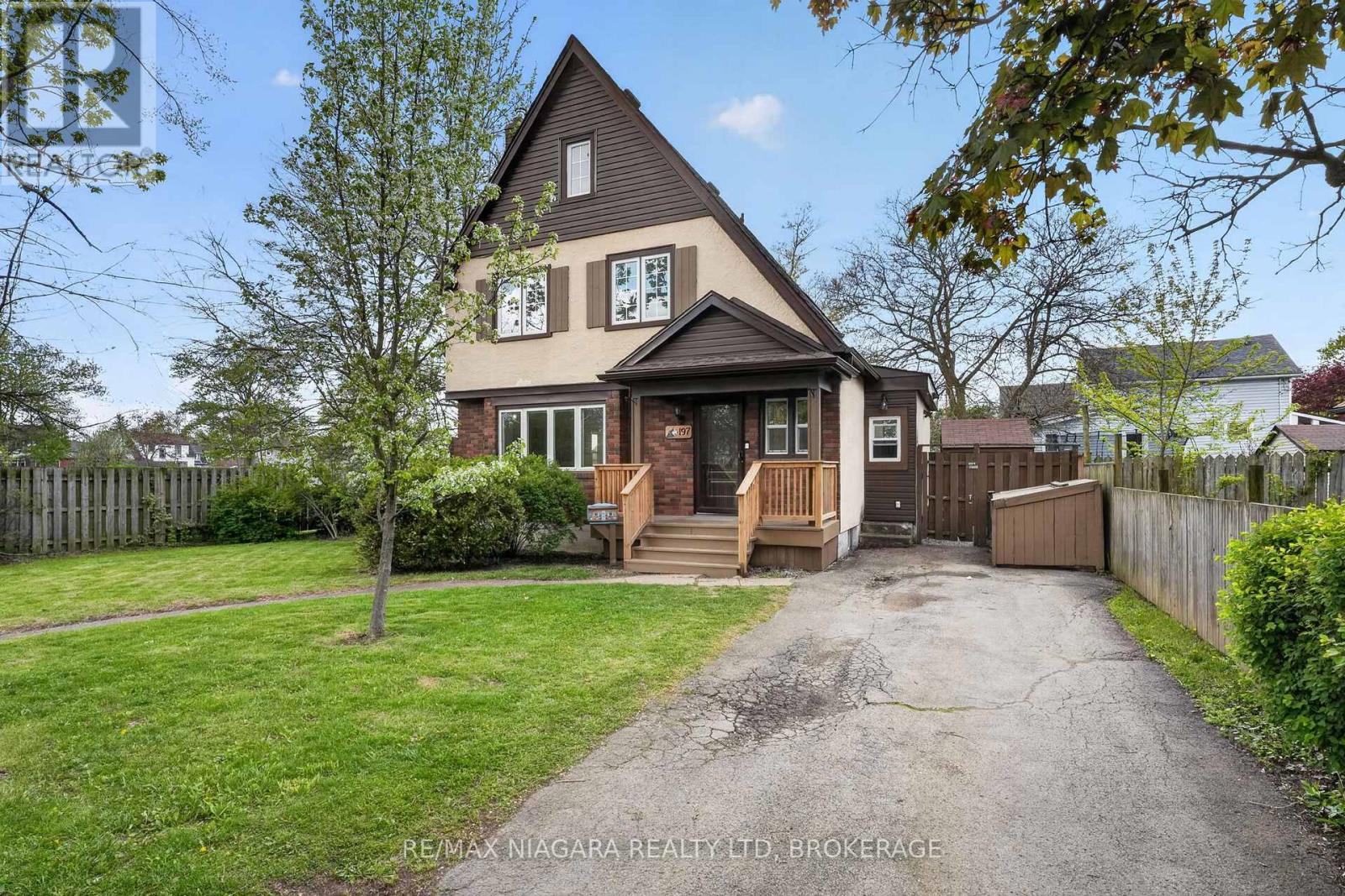Detached at 197 AQUEDUCT STREET, Welland (Prince Charles)