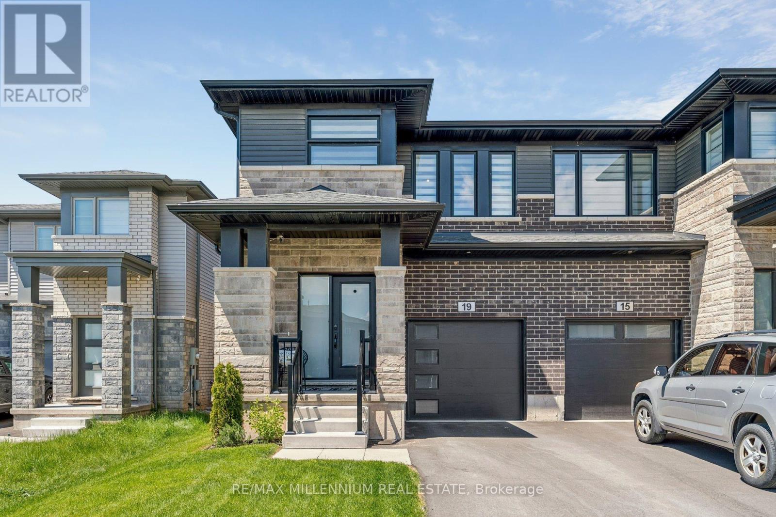 Townhouse at 19 WHELAN COURT, Thorold (Hurricane/Merrittville)