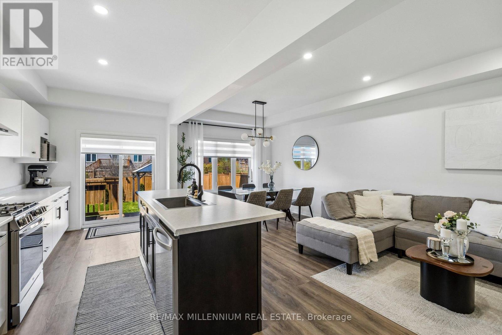 Townhouse at 19 WHELAN COURT, Thorold