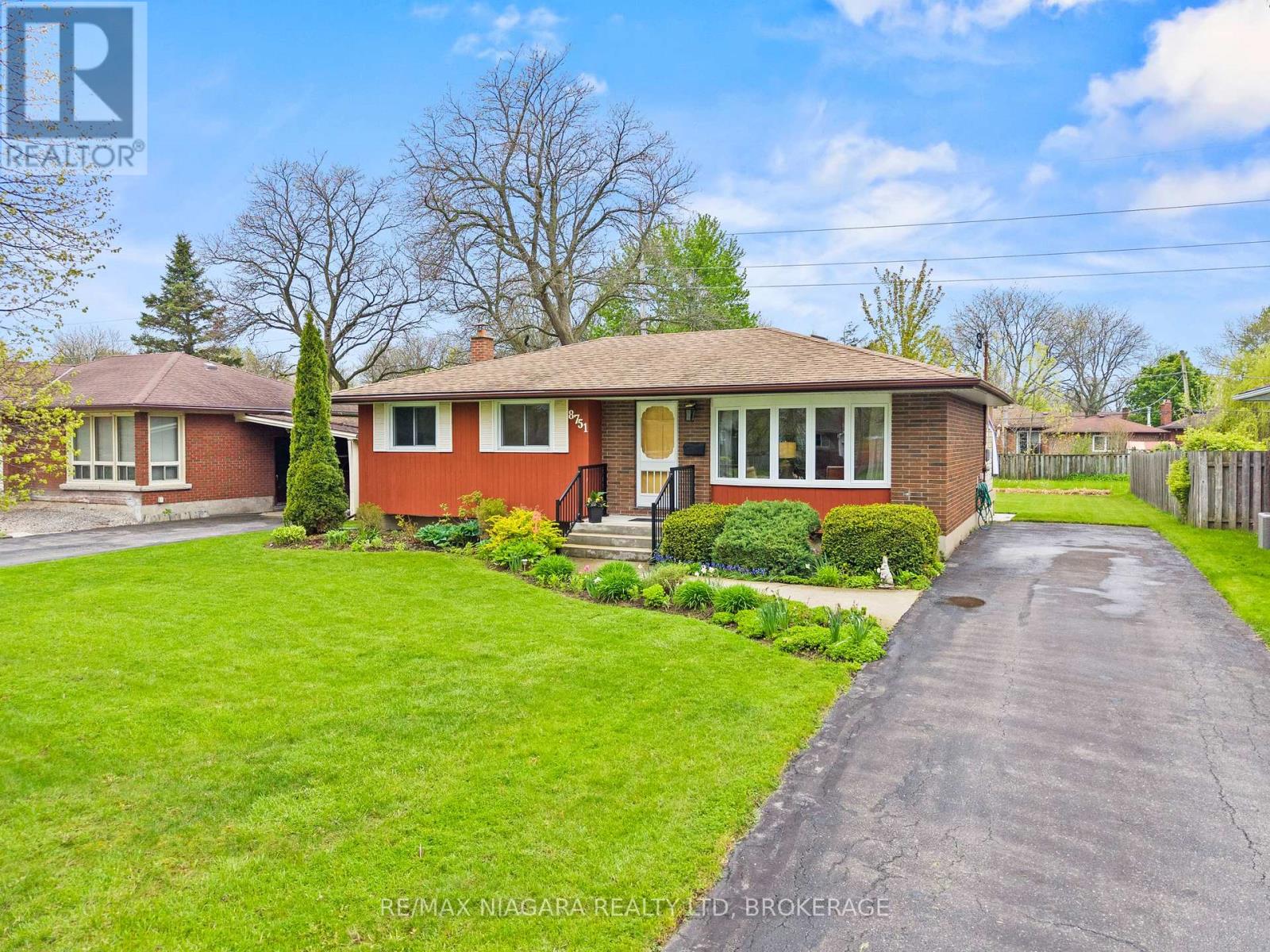 Detached at 8751 BANTING AVENUE, Niagara Falls (Chippawa)