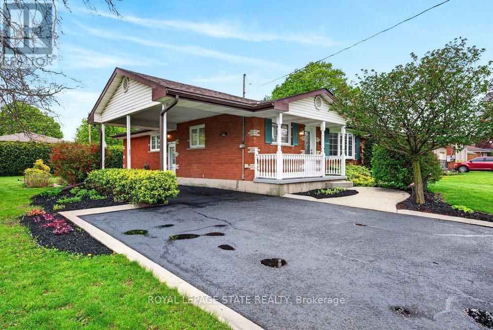Detached at 93 VARADI AVENUE, Brantford